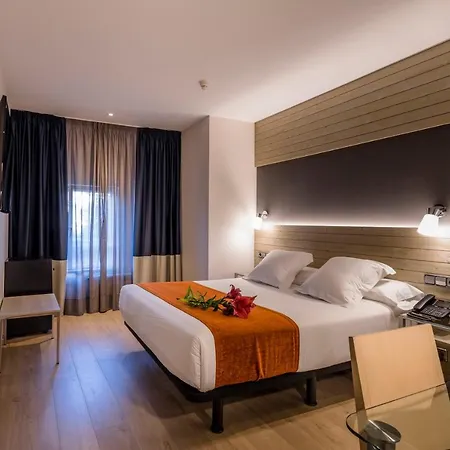 Avenida Hotell 3*