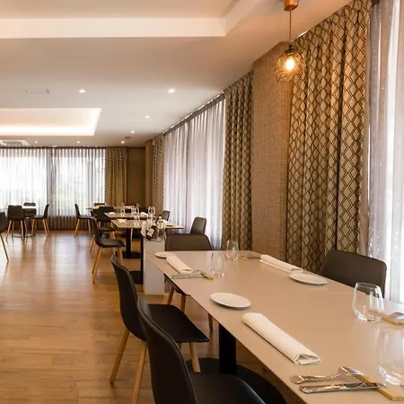 Avenida Hotel Corunha