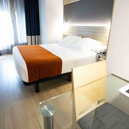 Hotell Avenida 3*