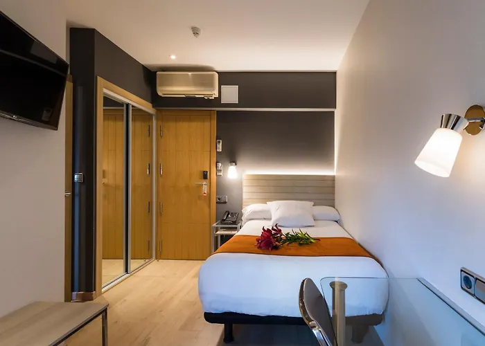 阿文尼达酒店 3* 拉科鲁尼亚