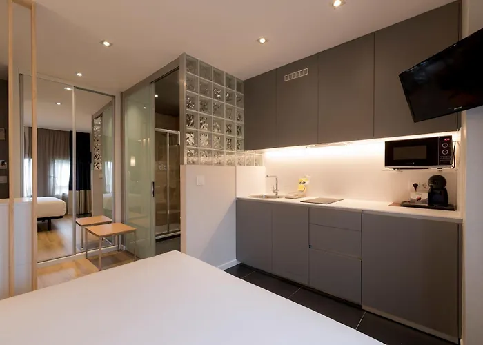 阿文尼达酒店 3* 拉科鲁尼亚